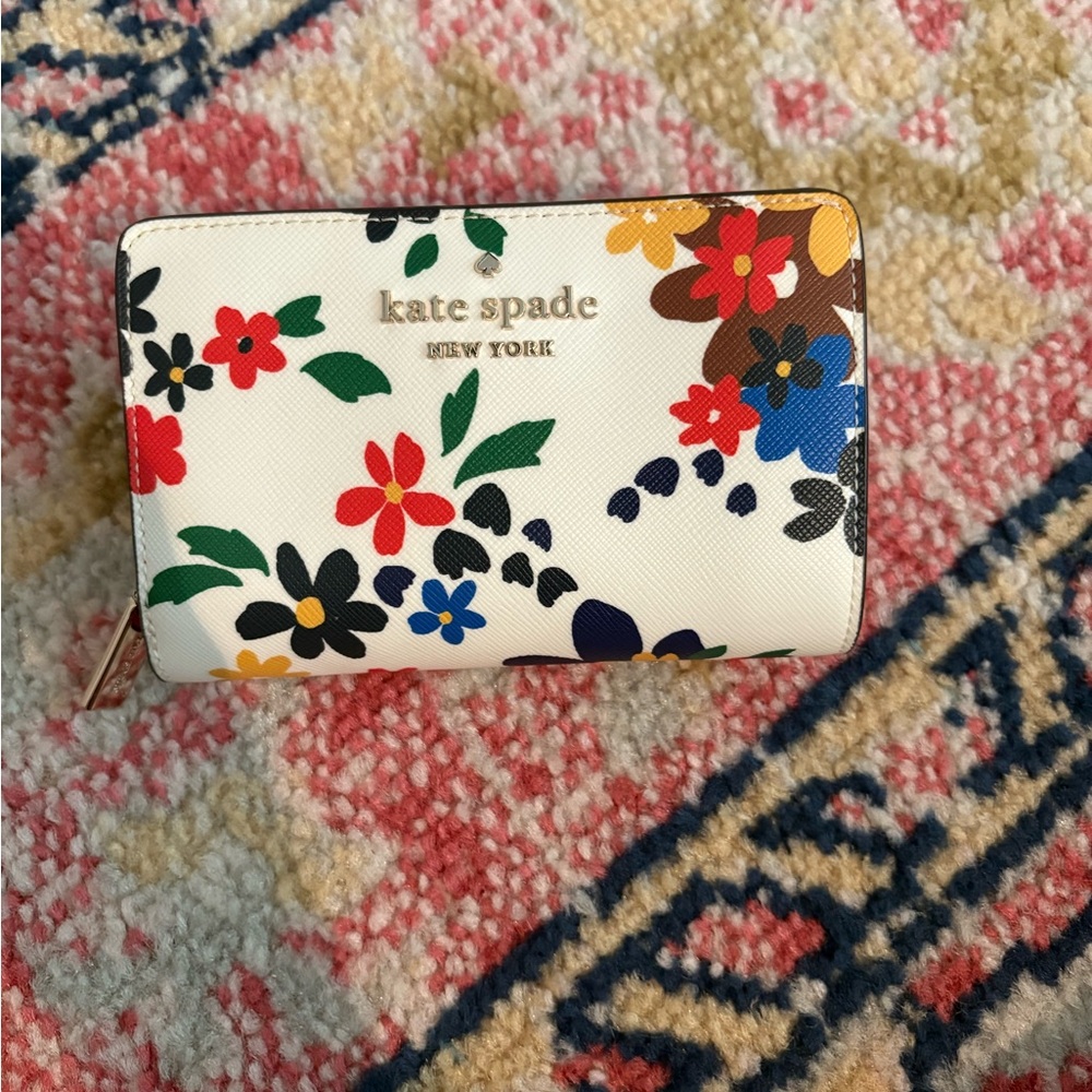 Kate Spade Floral Wallet - White with Multicolor Flowers